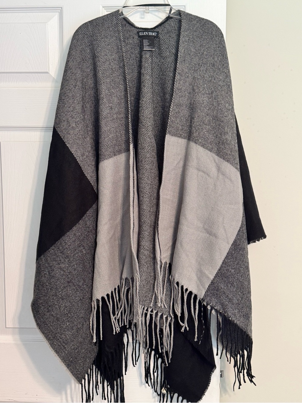 Ellen Tracy Black Gray Color Block Fleece Open Front Fringe Hem Poncho One Size